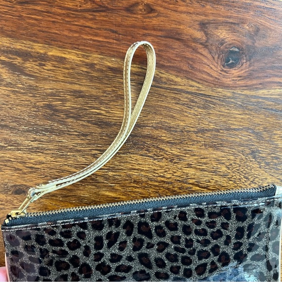 NWOT Gold/Leopard Wristlet - Picture 4 of 4